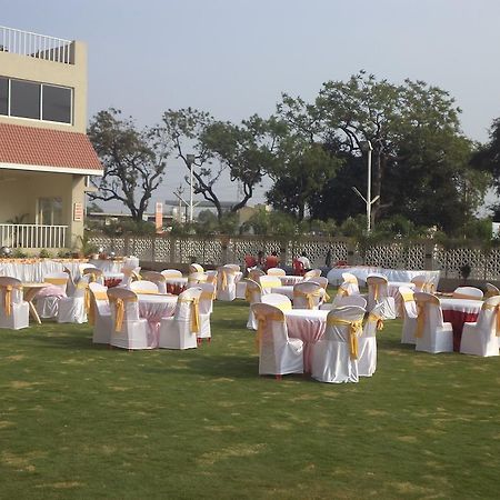 Tanarika Resort Bhusāwal Exterior foto